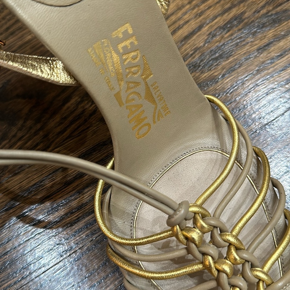 Ferragamo shoes 9 - Picture 8 of 13